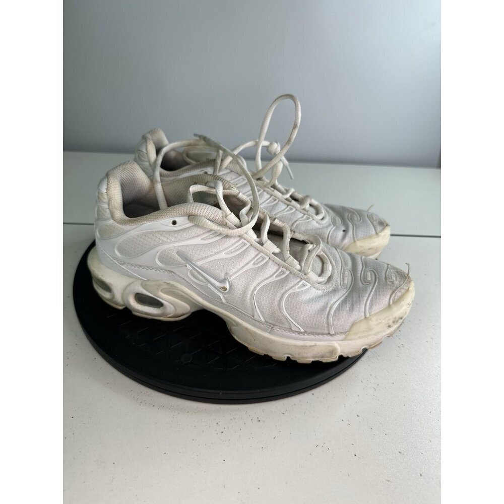 Nike Air Max Plus GS White Metallic Silver 2019 Size 5.5Y AR1852-100